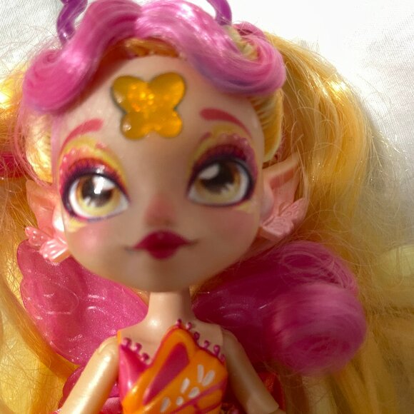 Magic Mixies Pixlings Flitta The Butterfly Fashion Doll Articulated Arm No Shoes - Picture 8 of 16